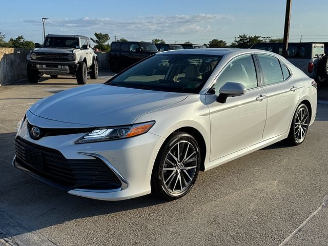 2023 Toyota Camry Hybrid XLE