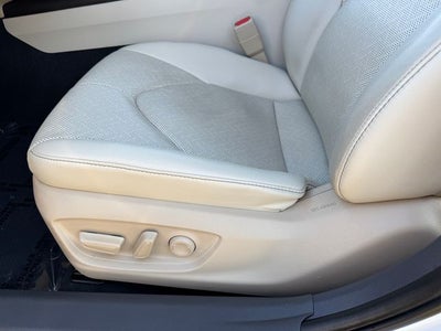 2023 Toyota Camry Hybrid XLE
