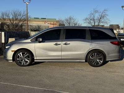 2022 Honda Odyssey Touring | Moonroof | Blu-Ray Player