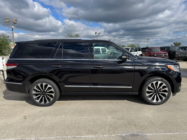 2022 Lincoln Navigator Reserve | Lux Pkg | Pano Sunroof | Revel 28 Speaker