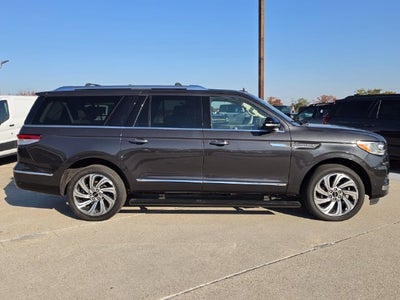 2023 Lincoln Navigator L Reserve | 2nd Row Captains | Luxury Pkg