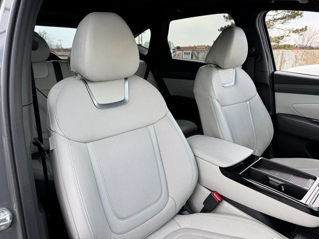 2025 Hyundai Tucson Limited | Panoramic Sunroof | Wireless Apple CarPlay