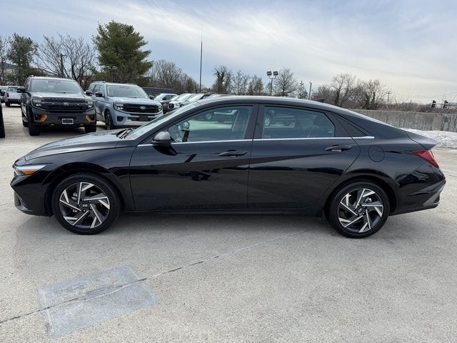 2025 Hyundai Elantra SEL Convenience | Smart Cruise Control | Apple CarPlay