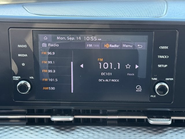 2022 Kia Carnival LXS | 8 Passenger | Heated Seats