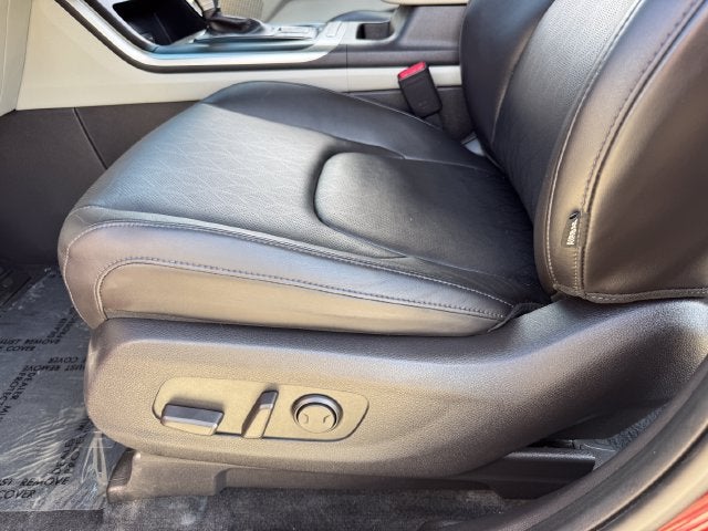 2022 Kia Carnival LXS | 8 Passenger | Heated Seats