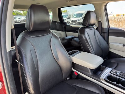 2022 Kia Carnival LXS | 8 Passenger | Heated Seats