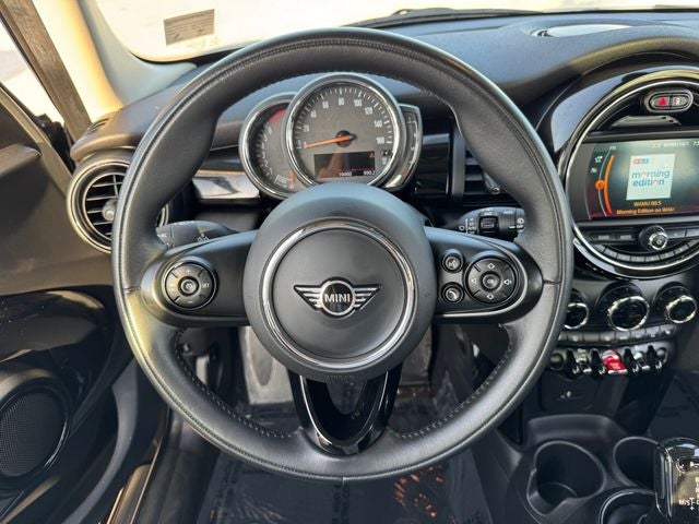 2021 MINI Cooper Signature | Pano Sunroof | Heated Seats | Led Headlights