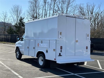 2025 Ford E-350SD Base Cutaway