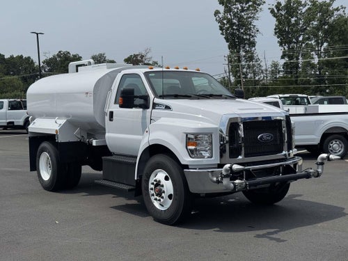 2027 Ford F-750SD Base