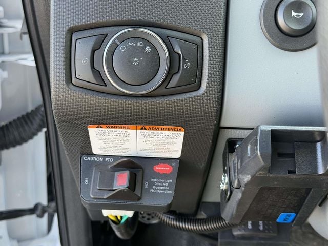 2027 Ford F-750SD Base