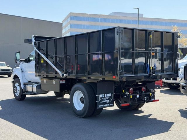 2027 Ford F-750SD Base