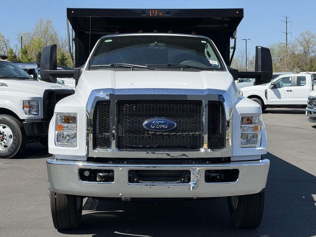 2027 Ford F-750SD Base