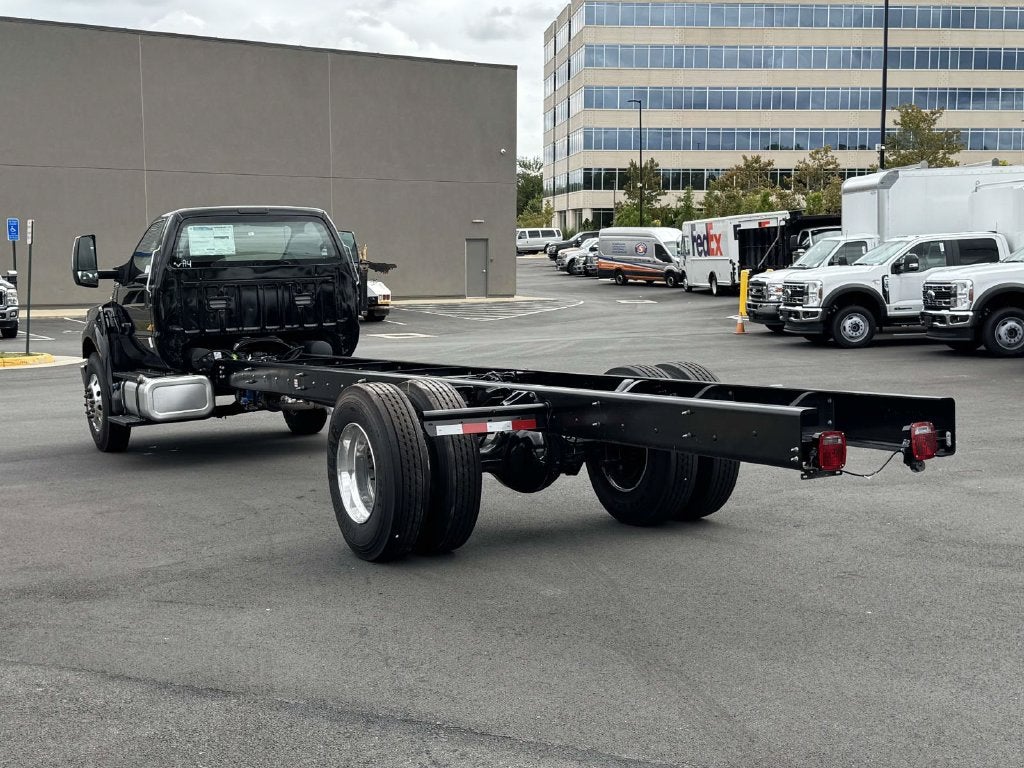 2026 Ford F-750SD Base