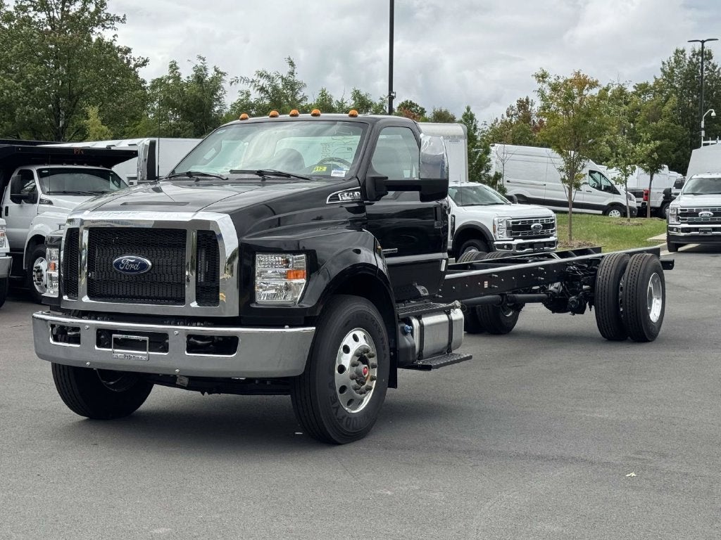 2026 Ford F-750SD Base