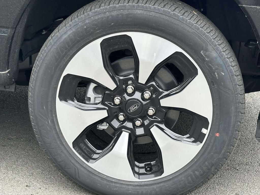2025 Ford F-150 Lightning Platinum