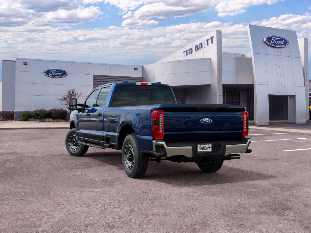 2027 Ford F-350SD XLT Carhartt Edition