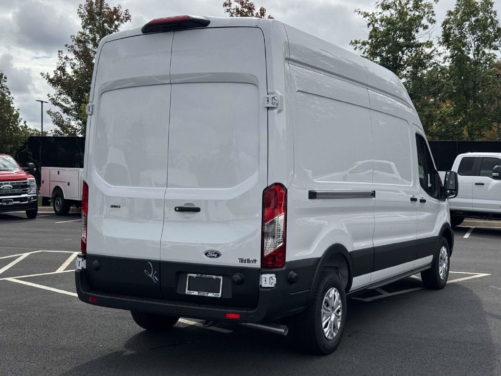2027 Ford Transit-250 Base
