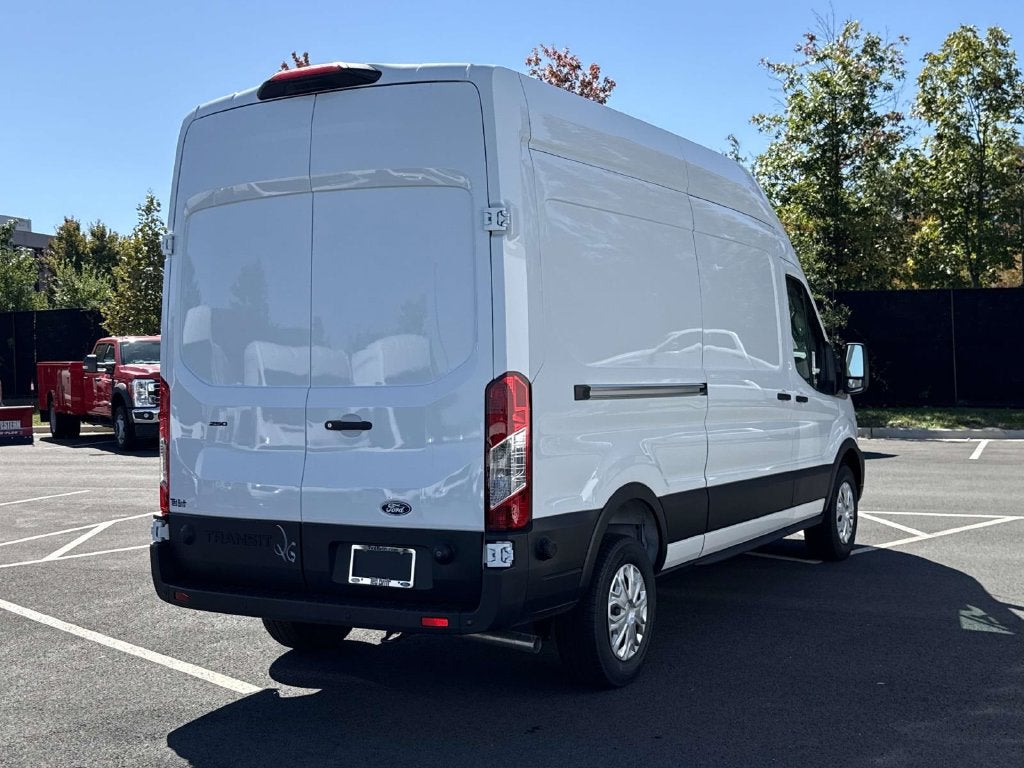 2027 Ford Transit-250 Base