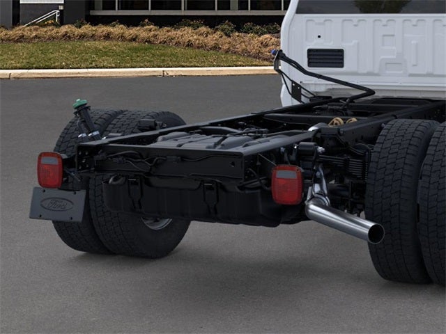 2025 Ford F-450SD BARE CHASSIS XL DRW