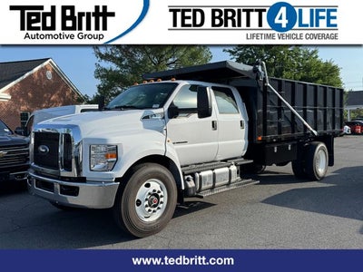 2027 Ford F-750SD Base