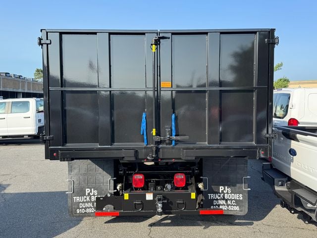 2027 Ford F-750SD Base