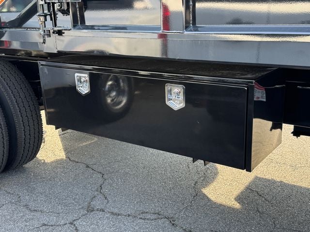 2027 Ford F-750SD Base