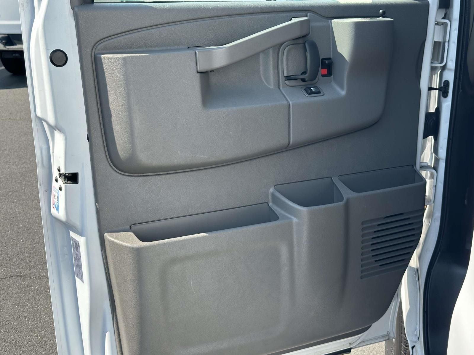 2025 Chevrolet Express 2500 Work Van Cargo