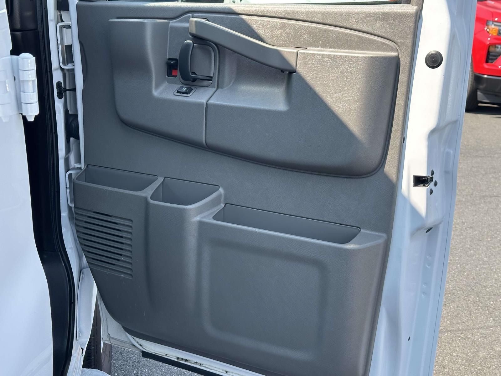2025 Chevrolet Express 2500 Work Van Cargo