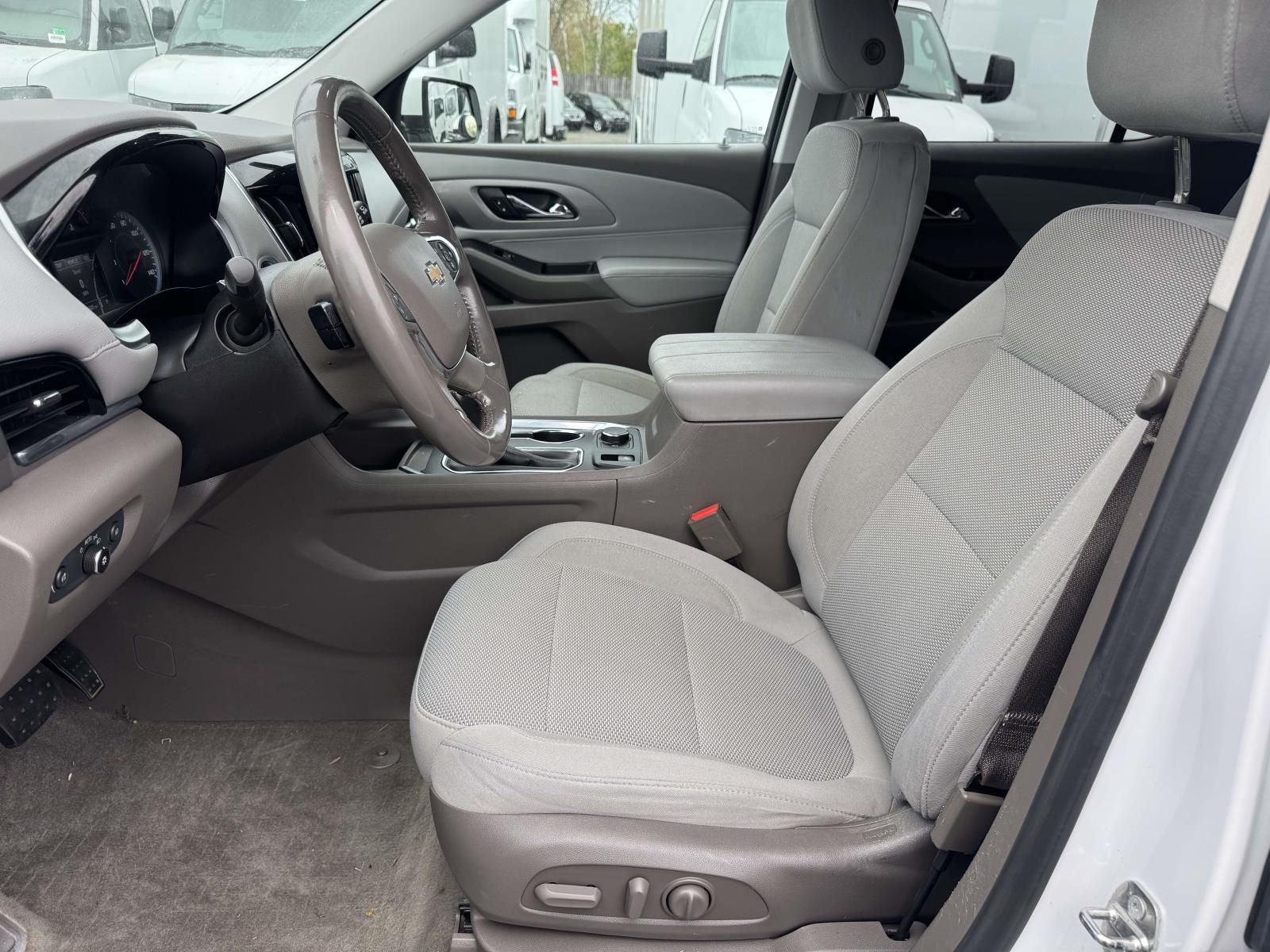 2018 Chevrolet Traverse LT Cloth w/1LT