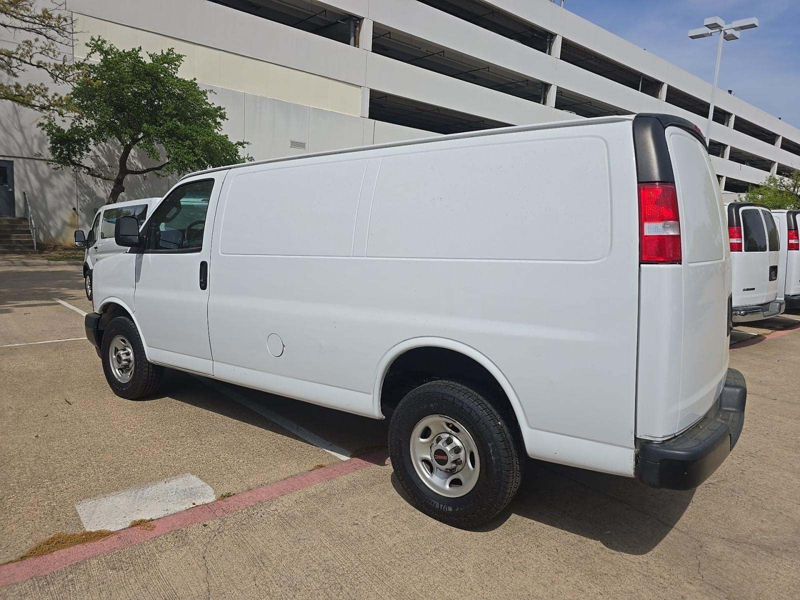 2023 GMC Savana 2500 Work Van