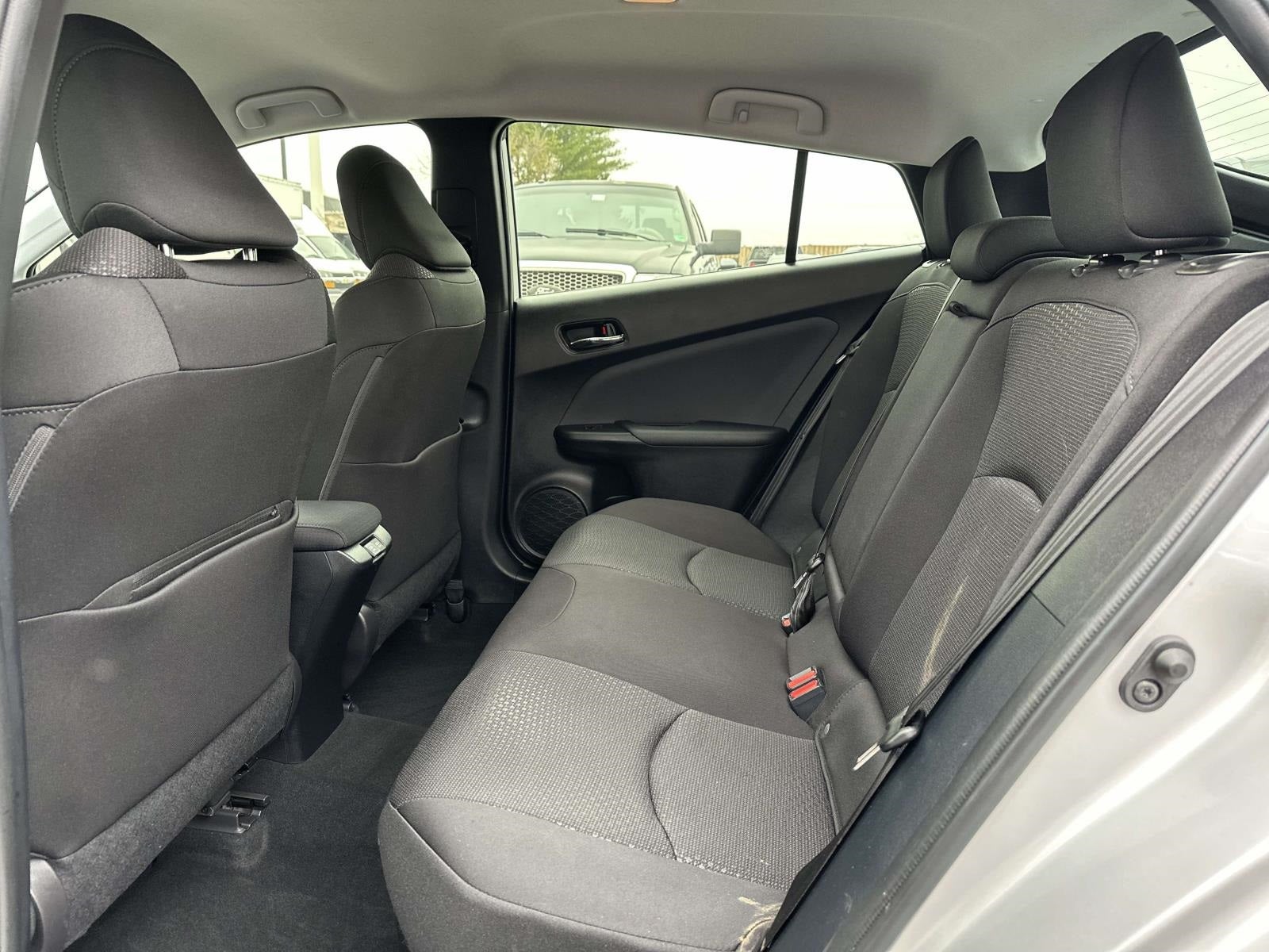 2022 Toyota Prius LE