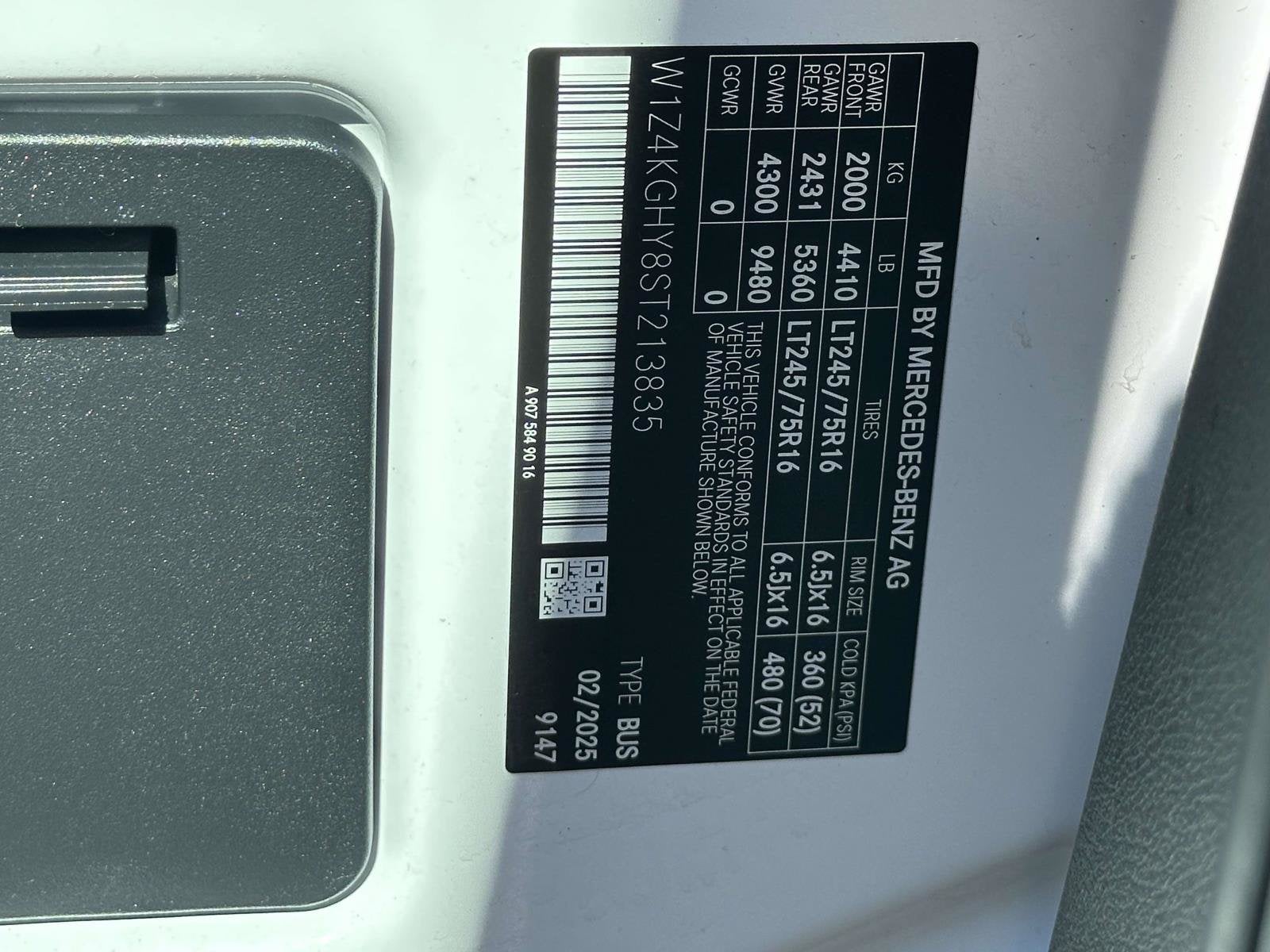 2025 Mercedes-Benz Sprinter 2500 Passenger 170 WB High Roof