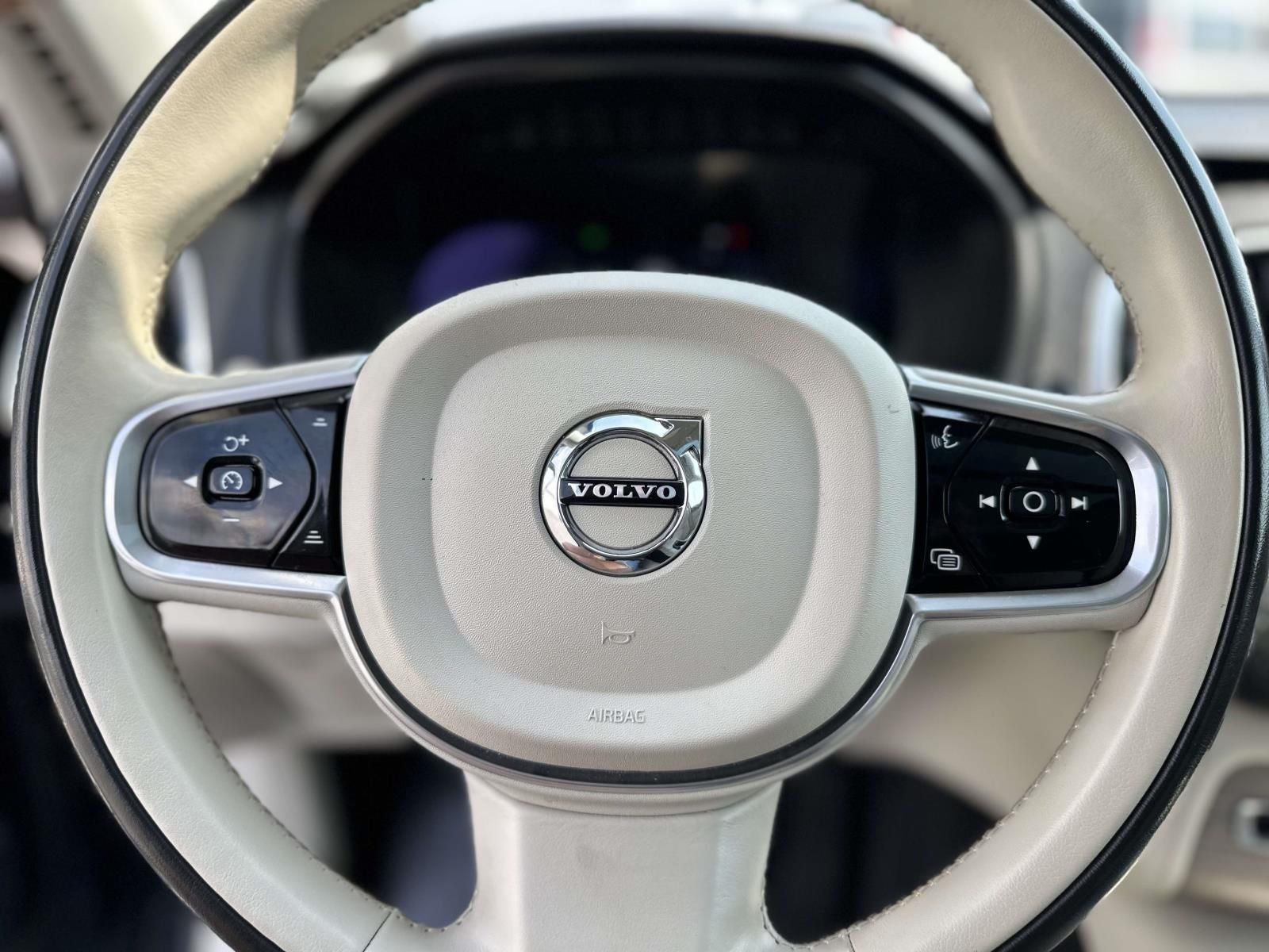 2023 Volvo XC90 B6 Plus 7-Seater