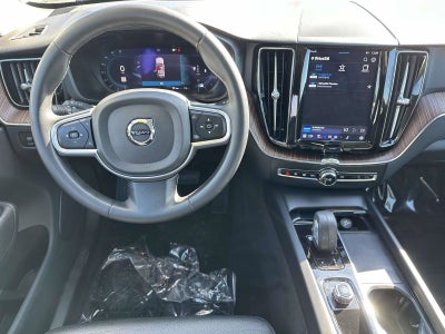 2022 Volvo XC60 B5 Momentum
