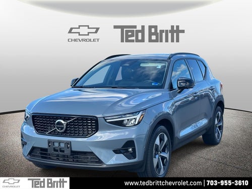 2023 Volvo XC40 B5 Plus Dark Theme