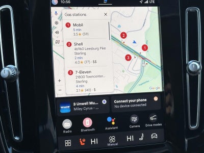 2023 Volvo XC40 B5 Plus Dark Theme