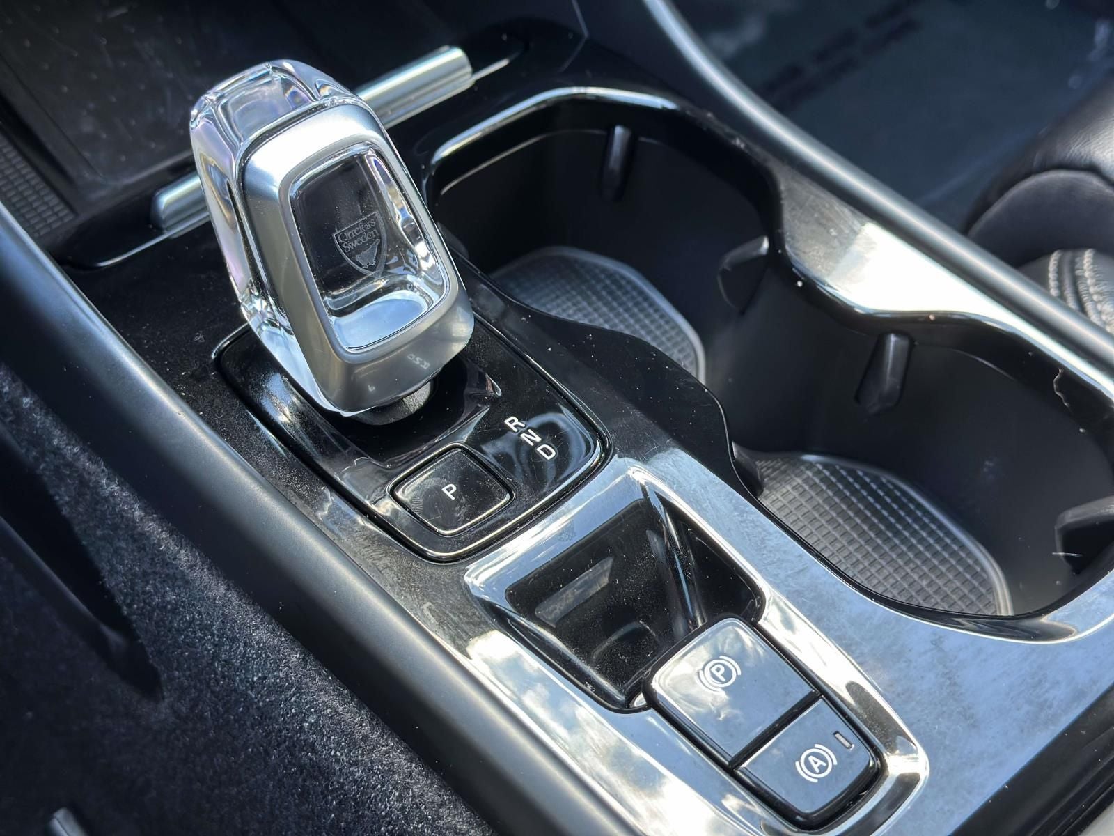 2023 Volvo XC40 B5 Plus Dark Theme