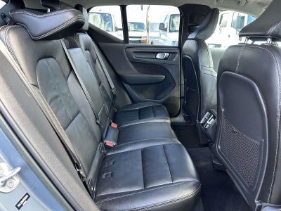 2023 Volvo XC40 B5 Plus Dark Theme