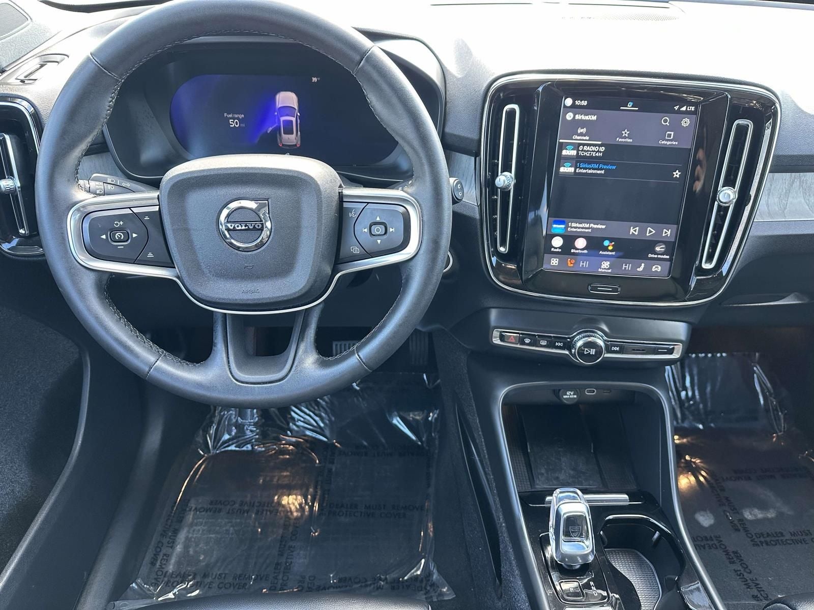 2023 Volvo XC40 B5 Plus Dark Theme