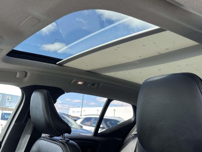 2023 Volvo XC40 B5 Plus Dark Theme